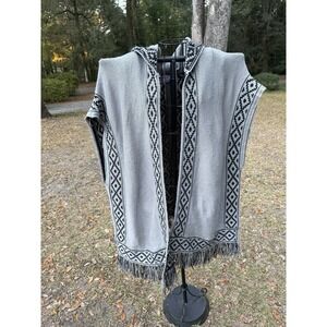Selfie Couture Vest Poncho Sz M L Ramie Cotton Gray Boho Festival Layered Fringe